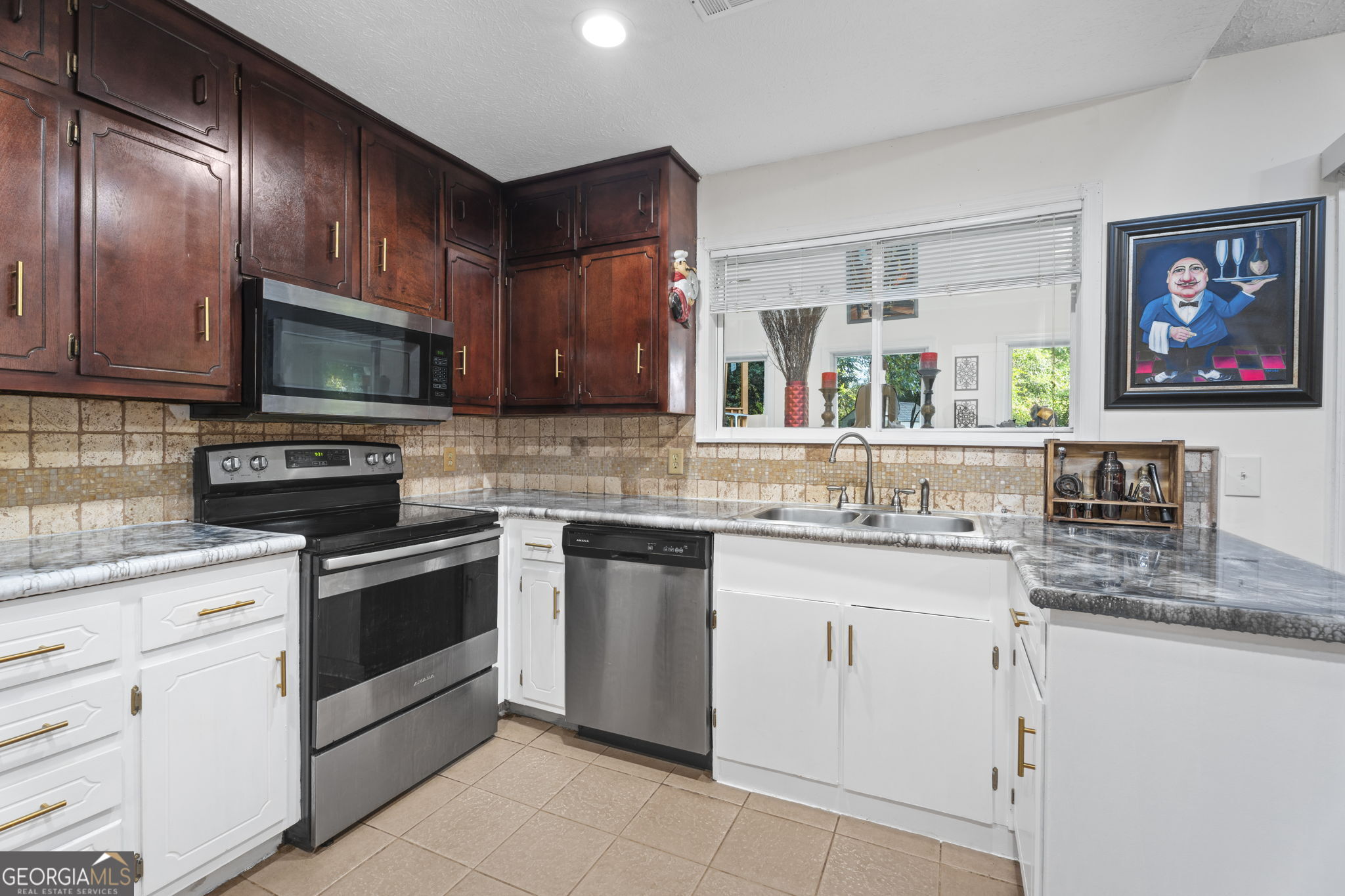 2174 Martin Way Property Photo 18