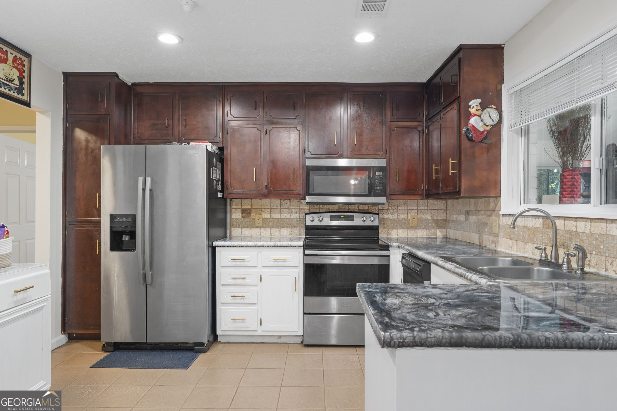 2174 Martin Way Property Photo 19