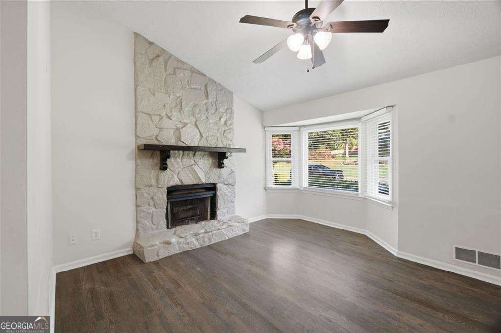 1380 Ashbrook Drive Nw Property Photo 6