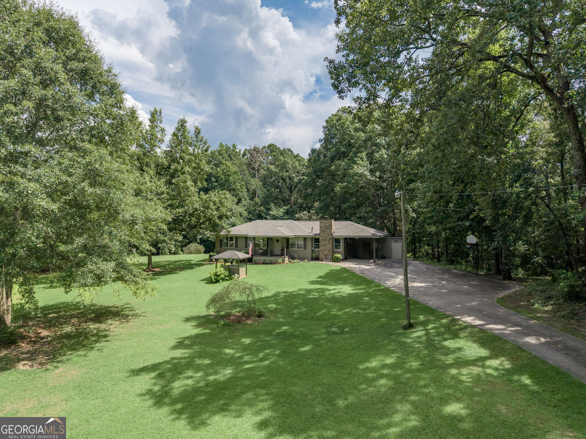 2781 Ike Stone Road Property Photo 3