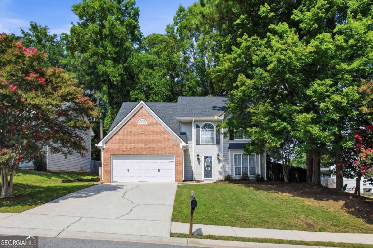 640 Suwanee Lakes Circle Property Photo 1