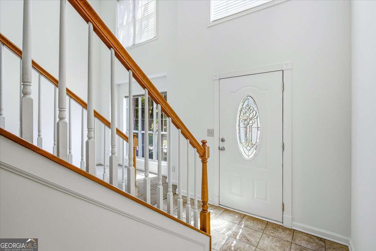 640 Suwanee Lakes Circle Property Photo 3