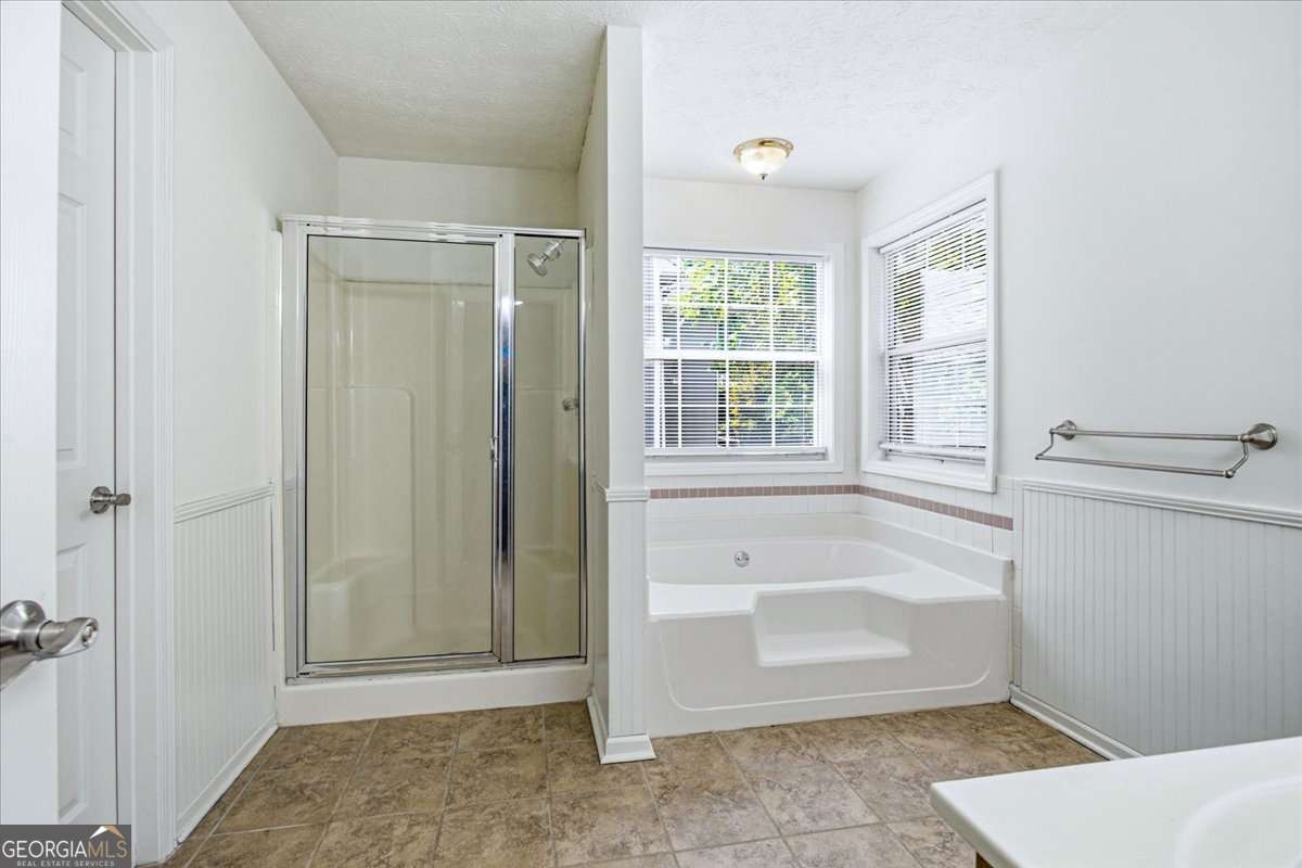 640 Suwanee Lakes Circle Property Photo 15