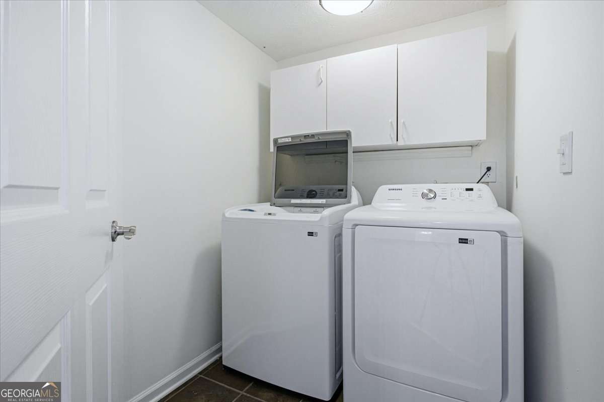 640 Suwanee Lakes Circle Property Photo 17