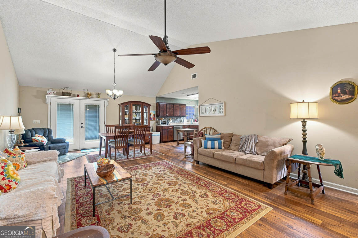 4334 Smith Road Se Property Photo 6