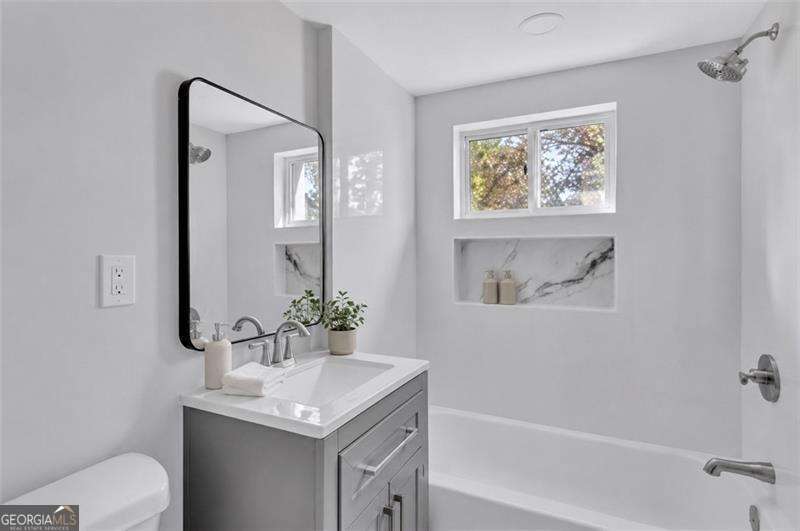 1328 Sharon Street Nw Property Photo 8