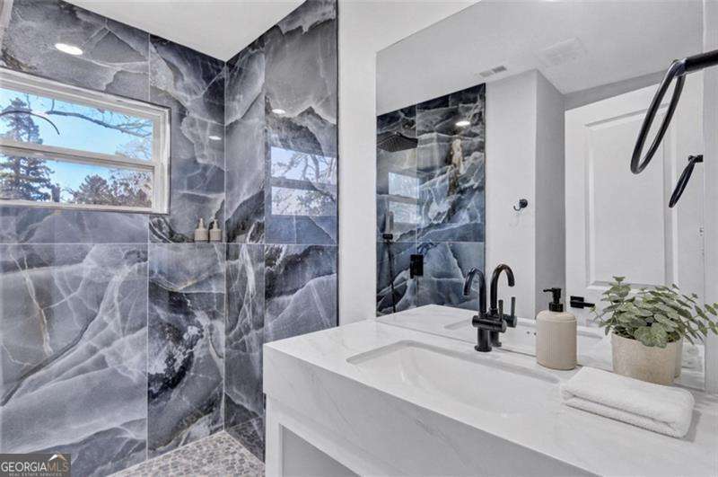 1328 Sharon Street Nw Property Photo 16
