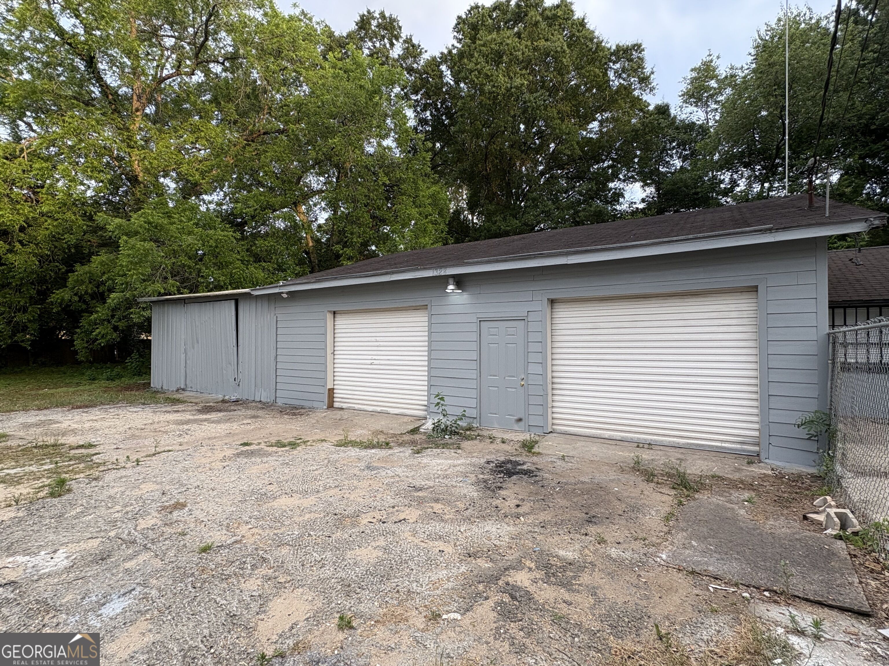1328 E Broad Avenue Property Photo 2