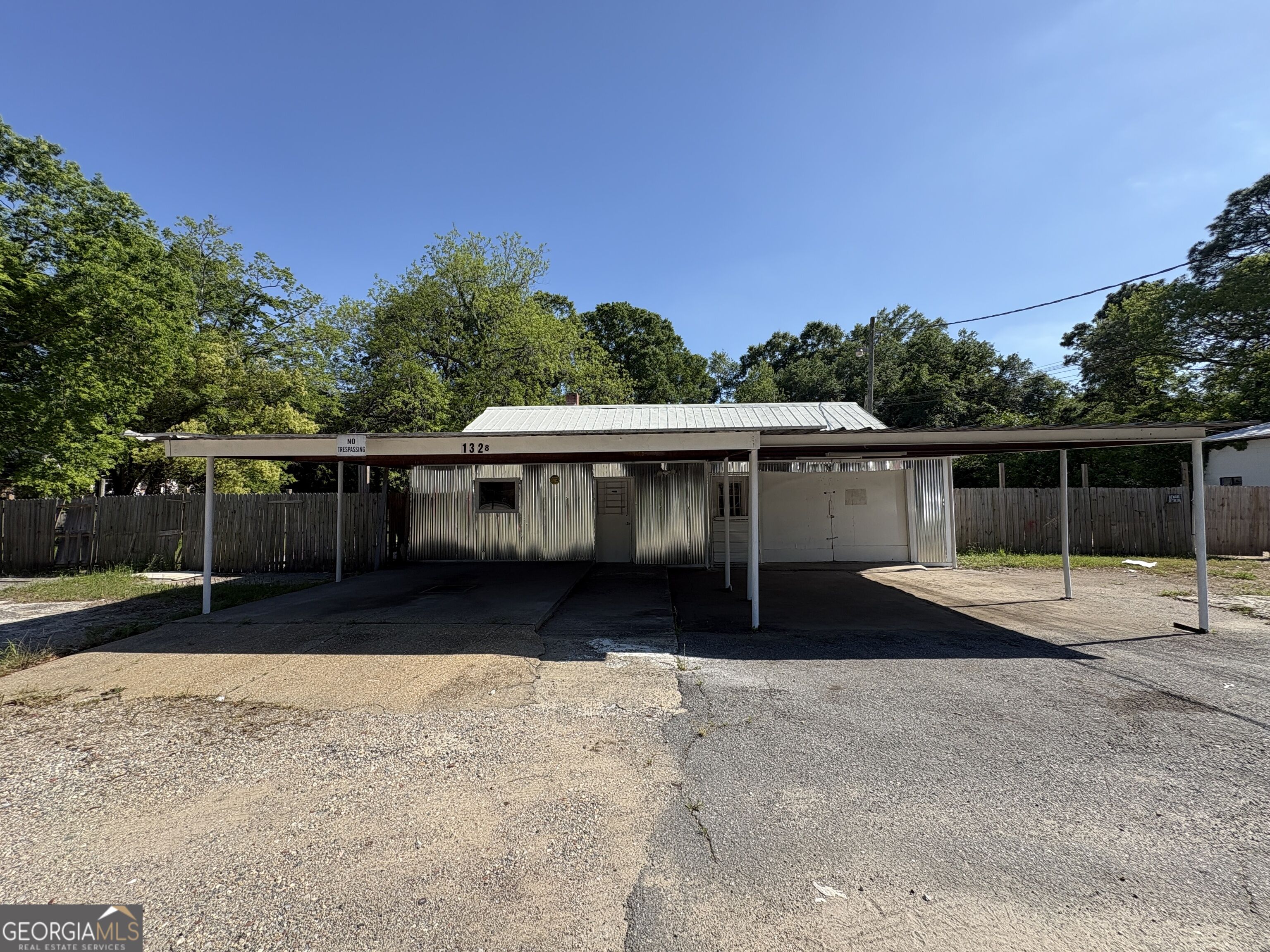 1328 E Broad Avenue Property Photo 4