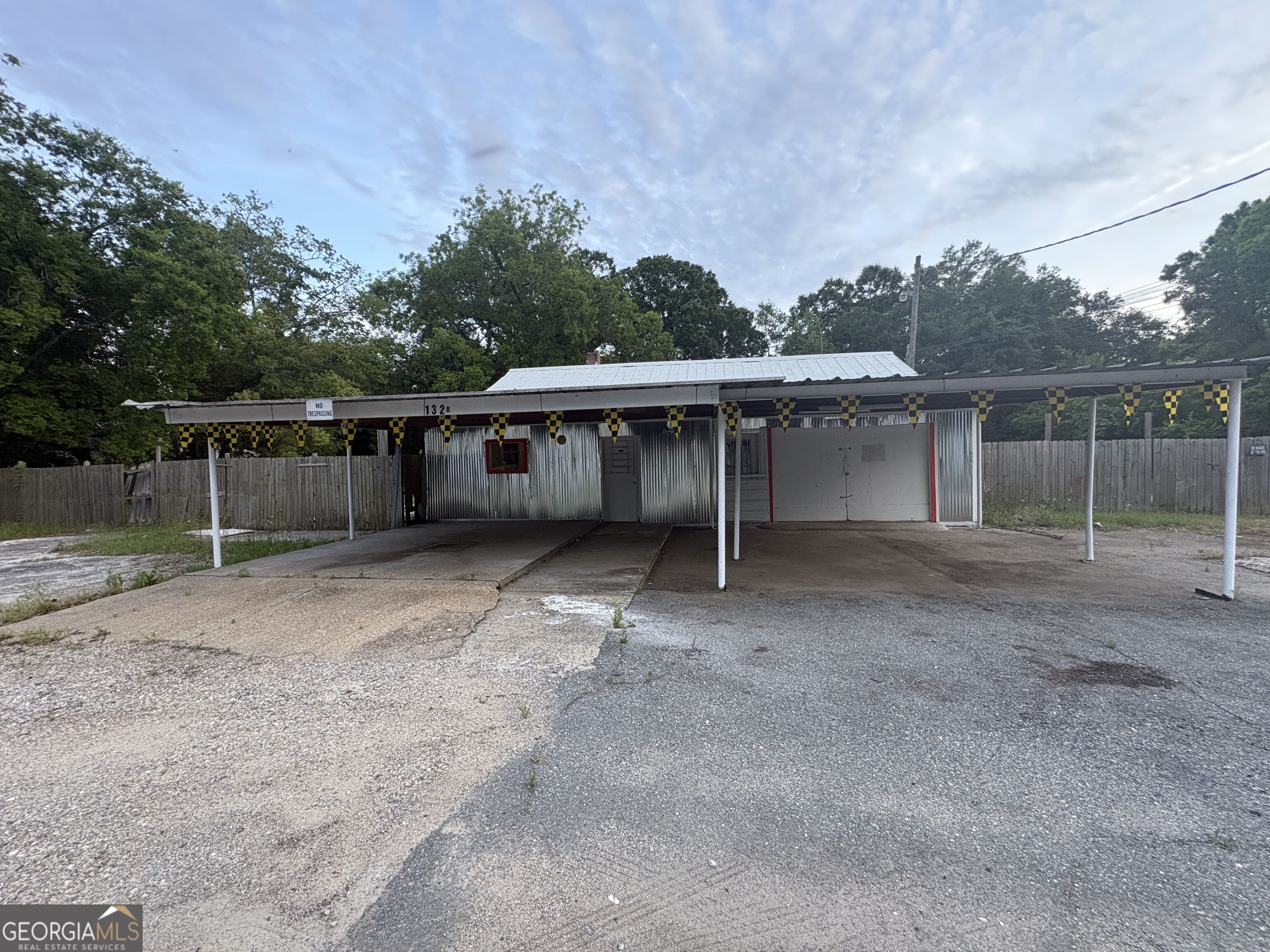 1328 E Broad Avenue Property Photo 7