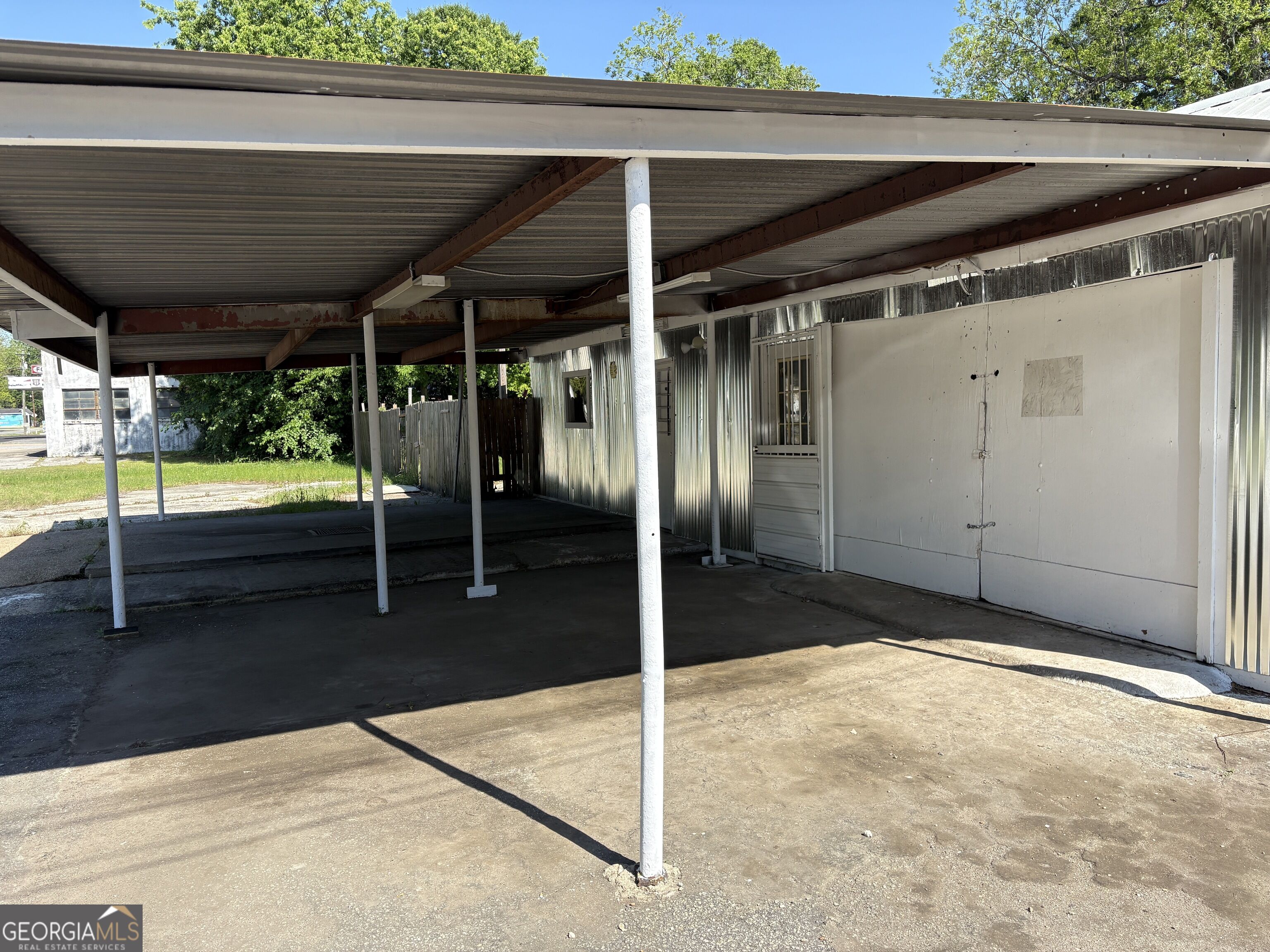 1328 E Broad Avenue Property Photo 14