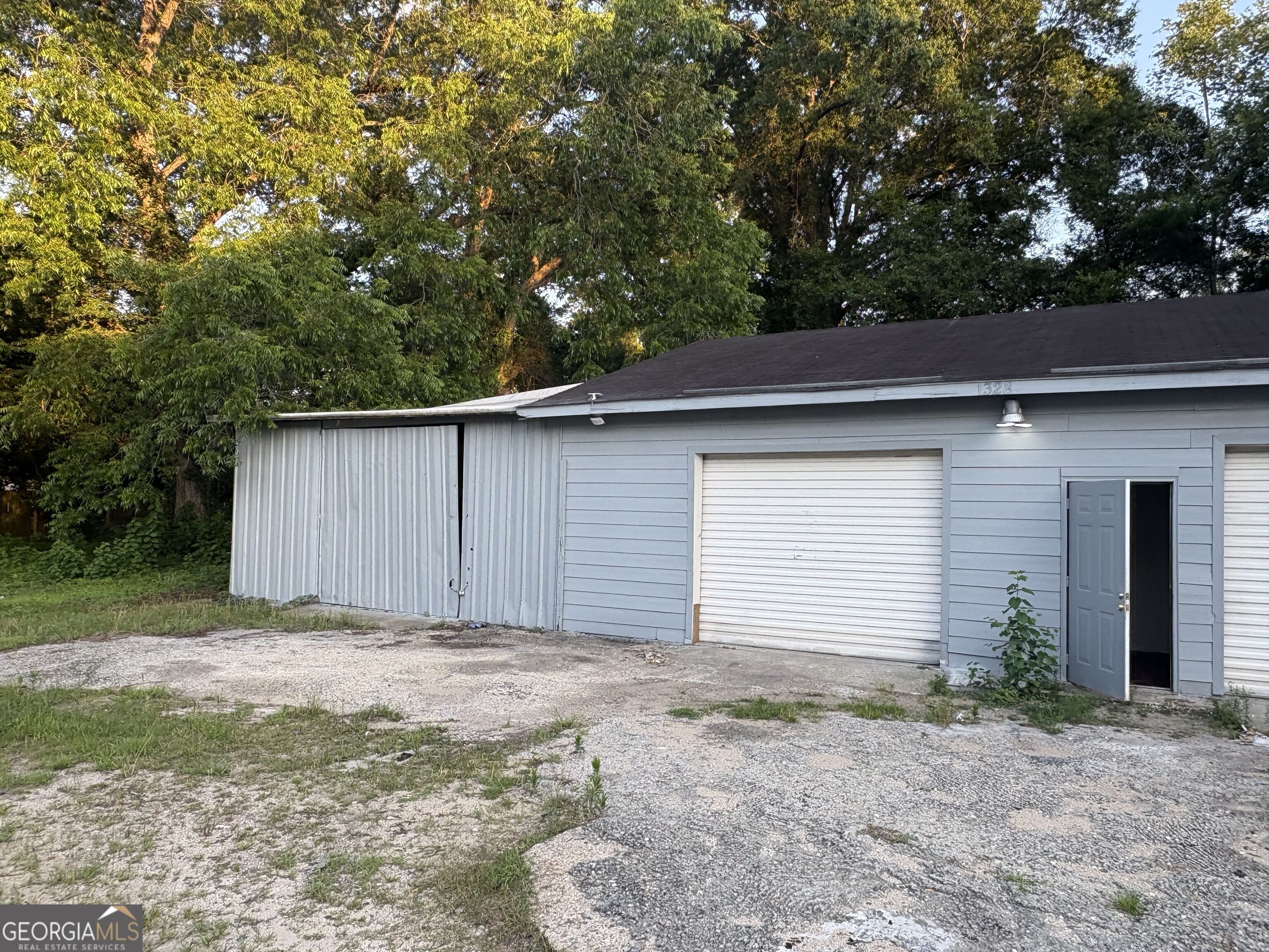 1328 E Broad Avenue Property Photo 21