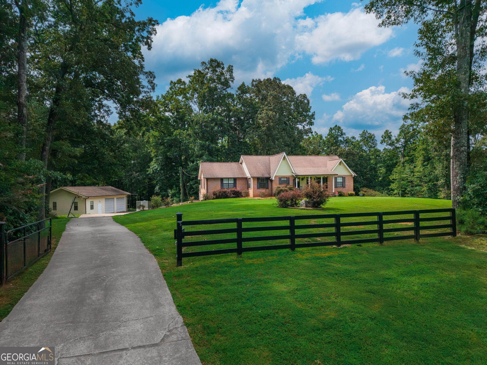 400 Cable Road Property Photo 1