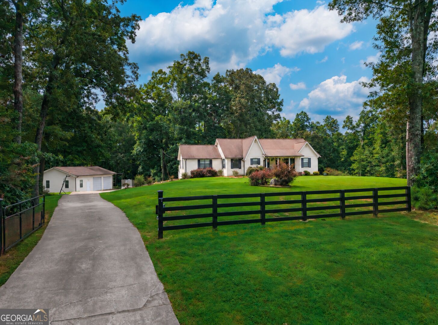 400 Cable Road Property Photo 1