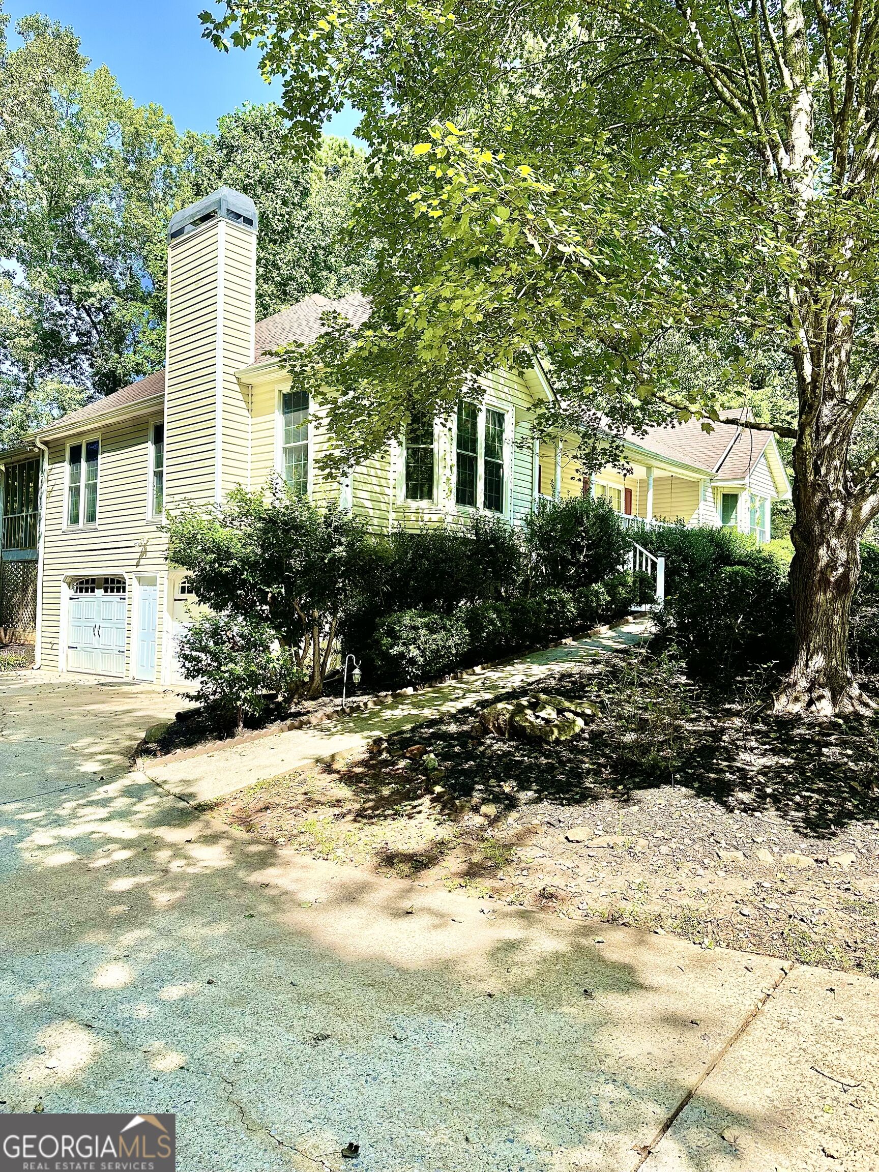 439 Abbington Lane Property Photo 1