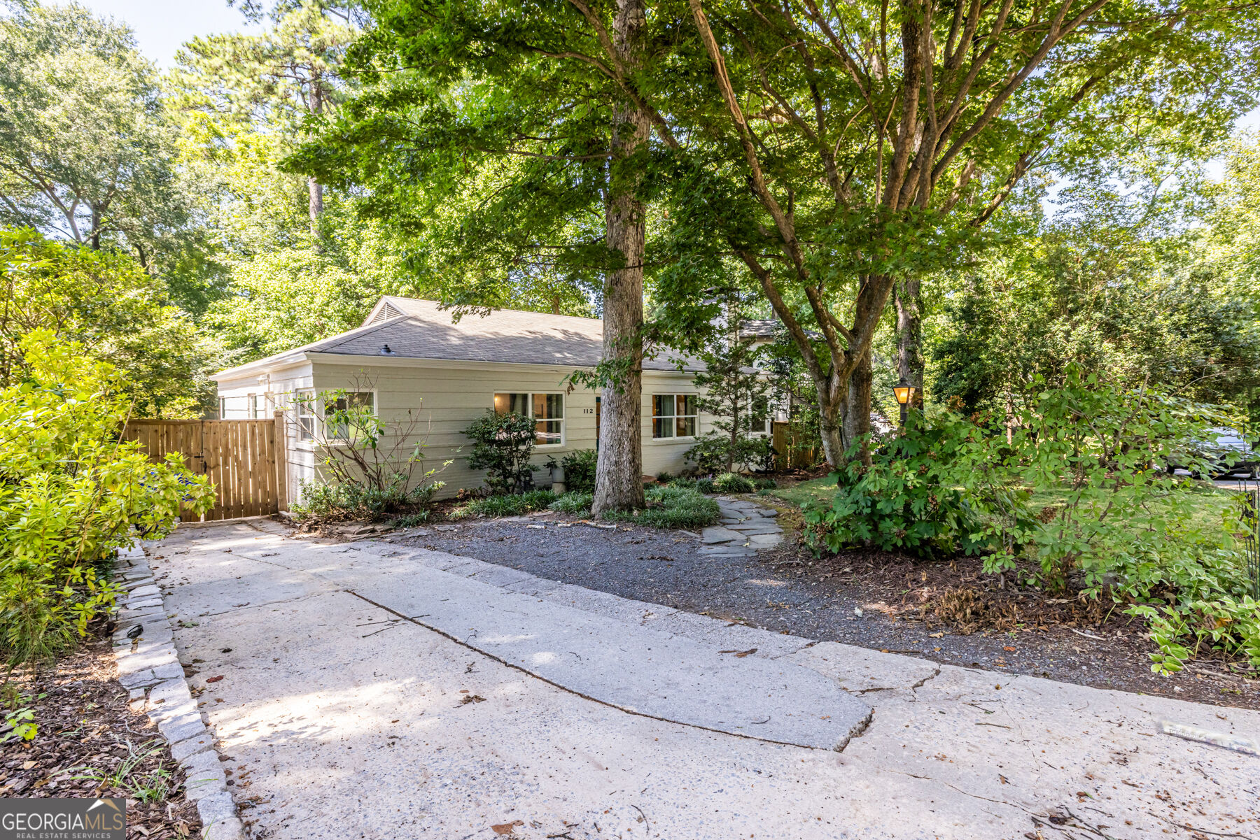 112 Chelsea Drive Property Photo 7