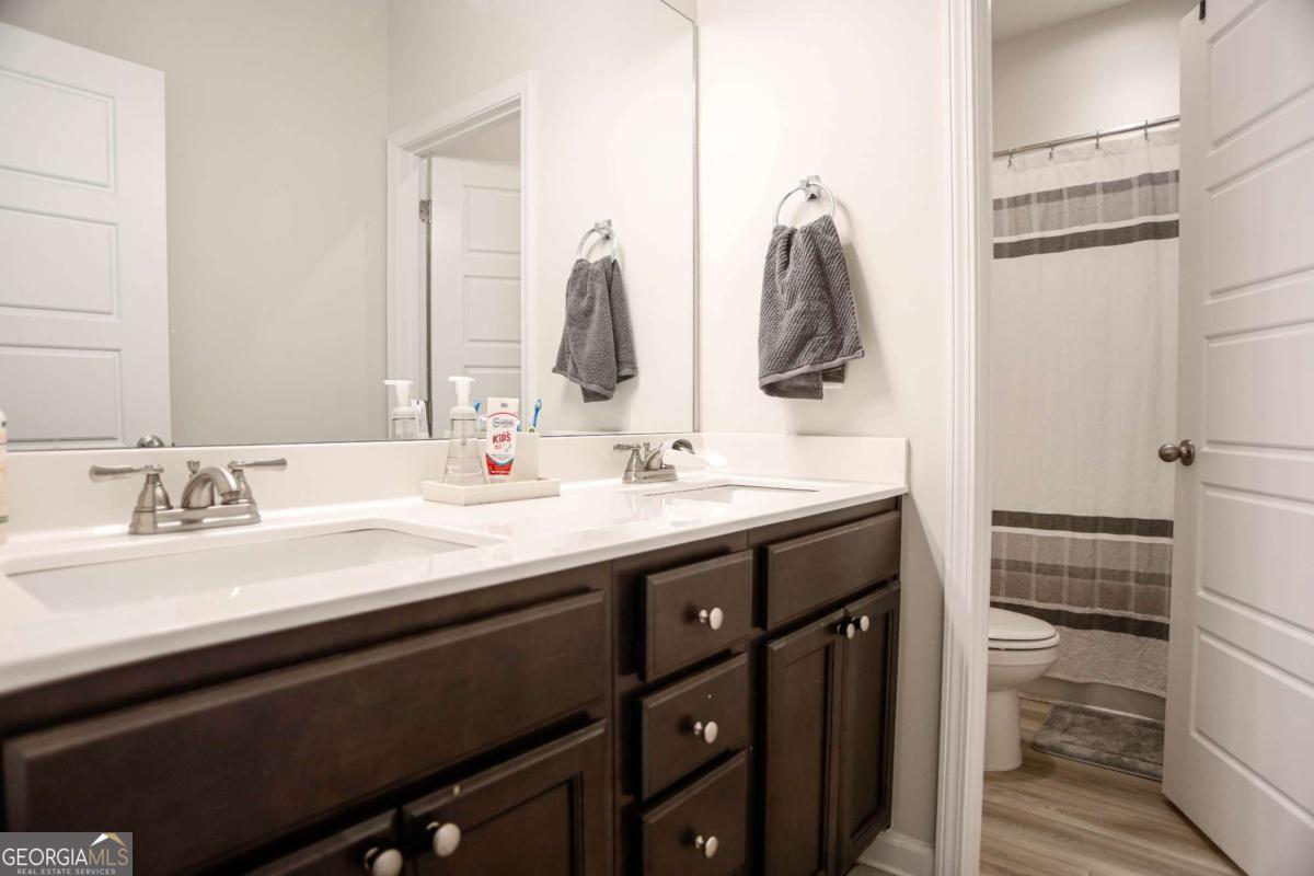 5329 Fox Hill Lane Property Photo 24