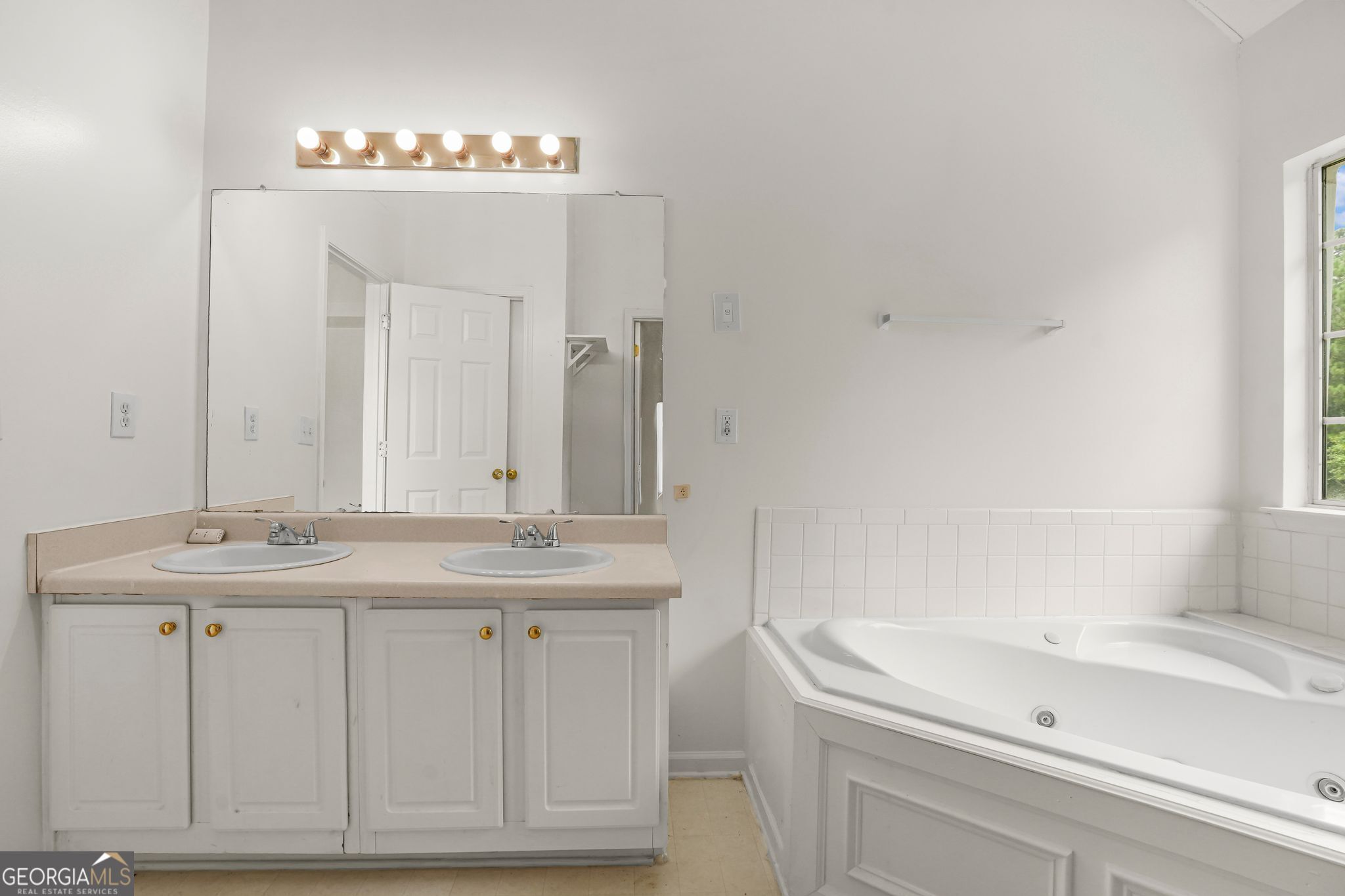 1664 Bennett Drive Property Photo 29