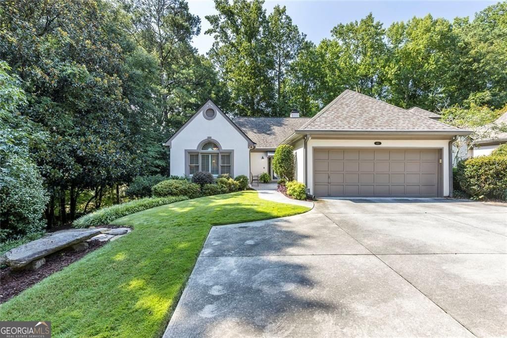 450 Greenlaurel Drive NE Property Photo 1