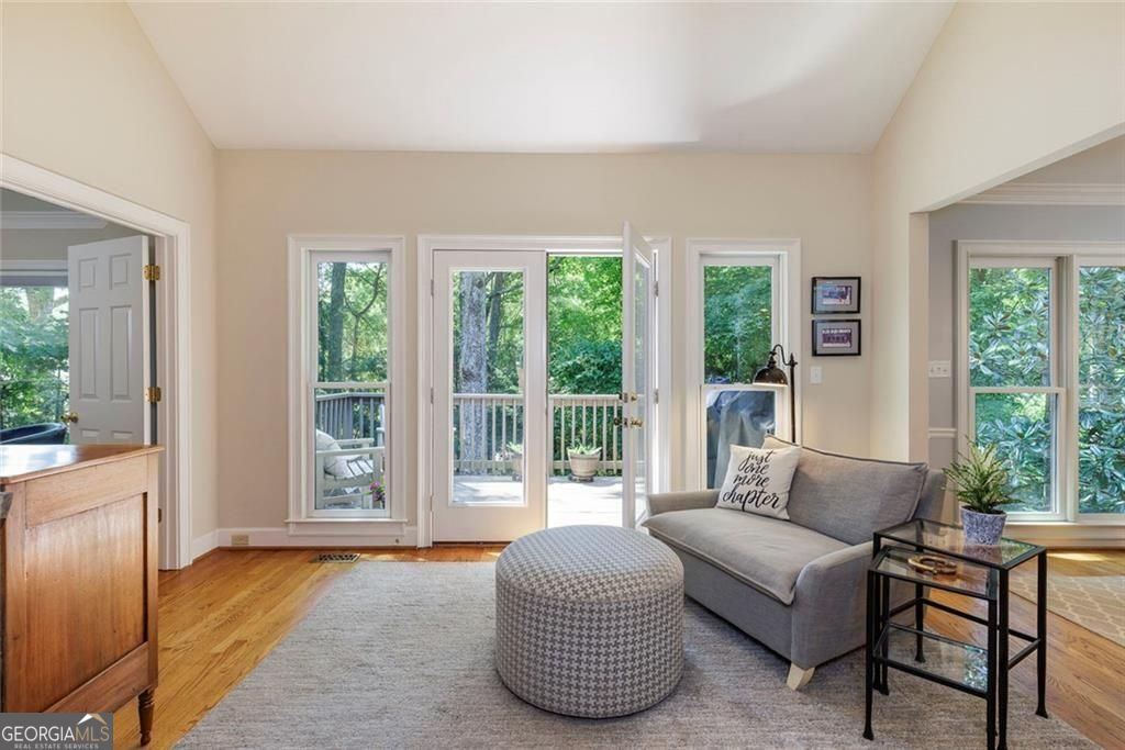 450 Greenlaurel Drive Ne Property Photo 11