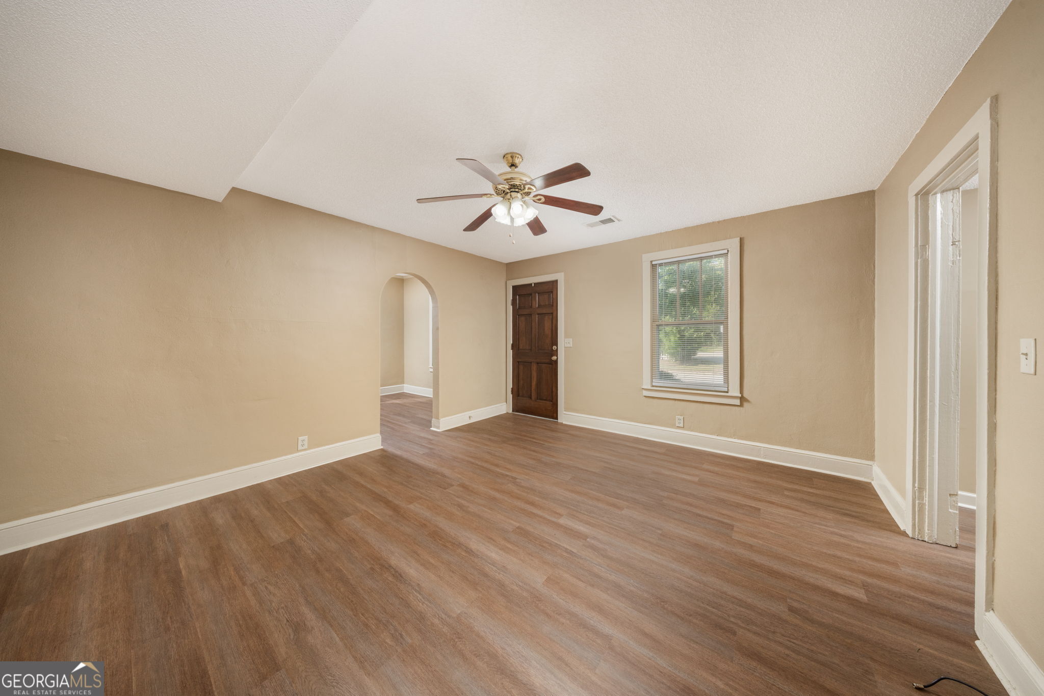 3208 Ridge Avenue Property Photo 9