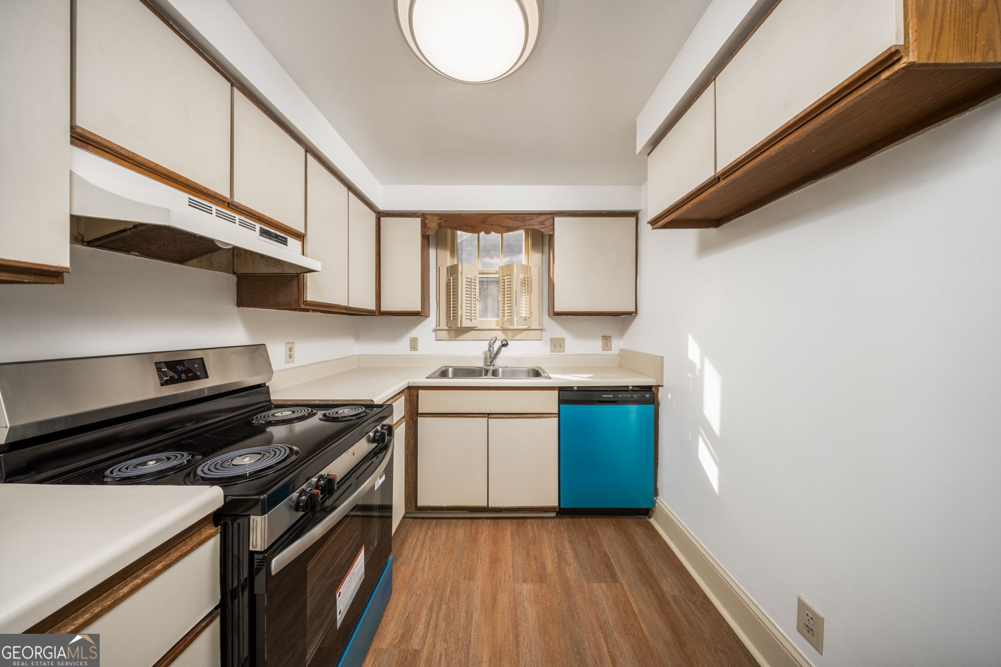 3208 Ridge Avenue Property Photo 11
