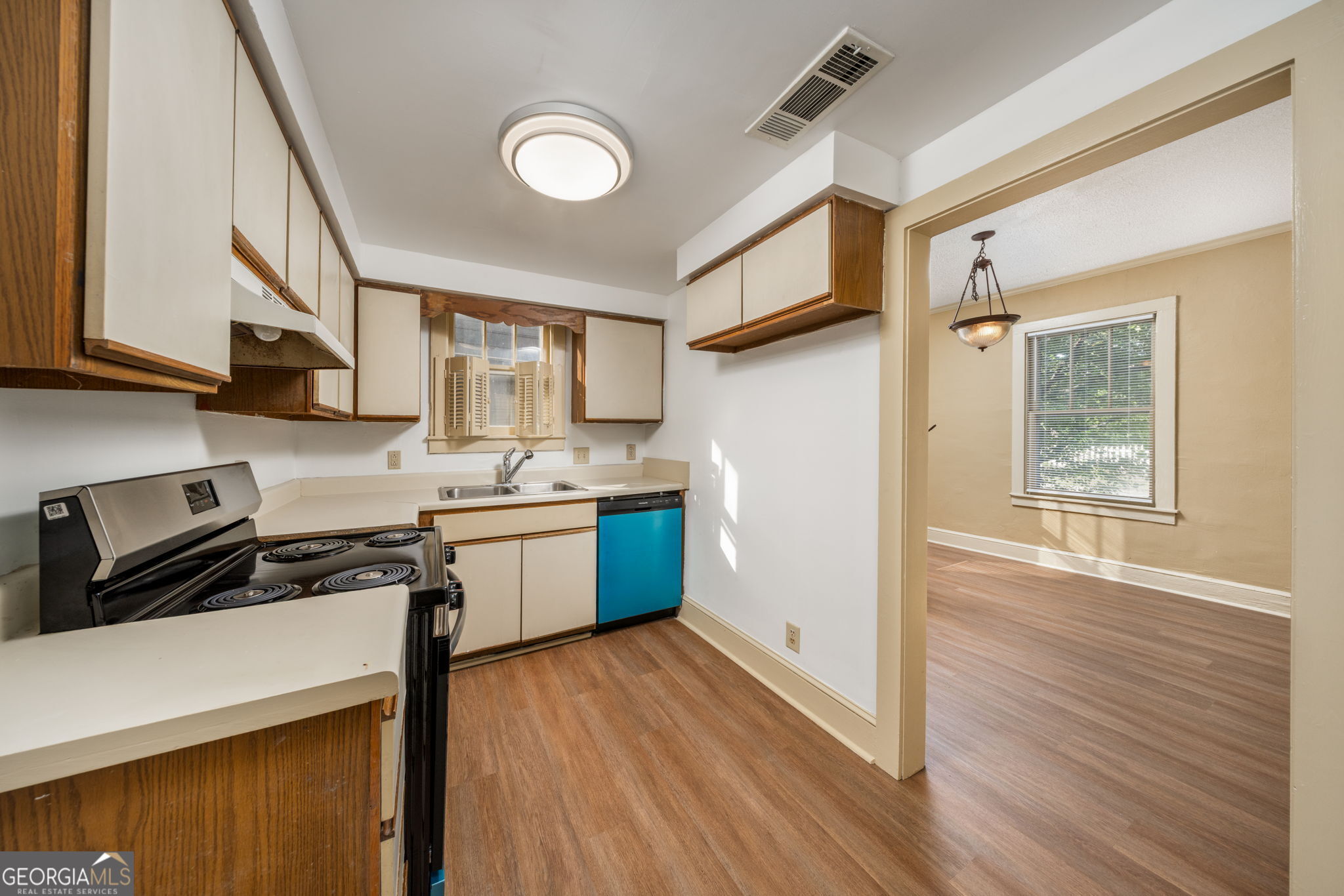 3208 Ridge Avenue Property Photo 12