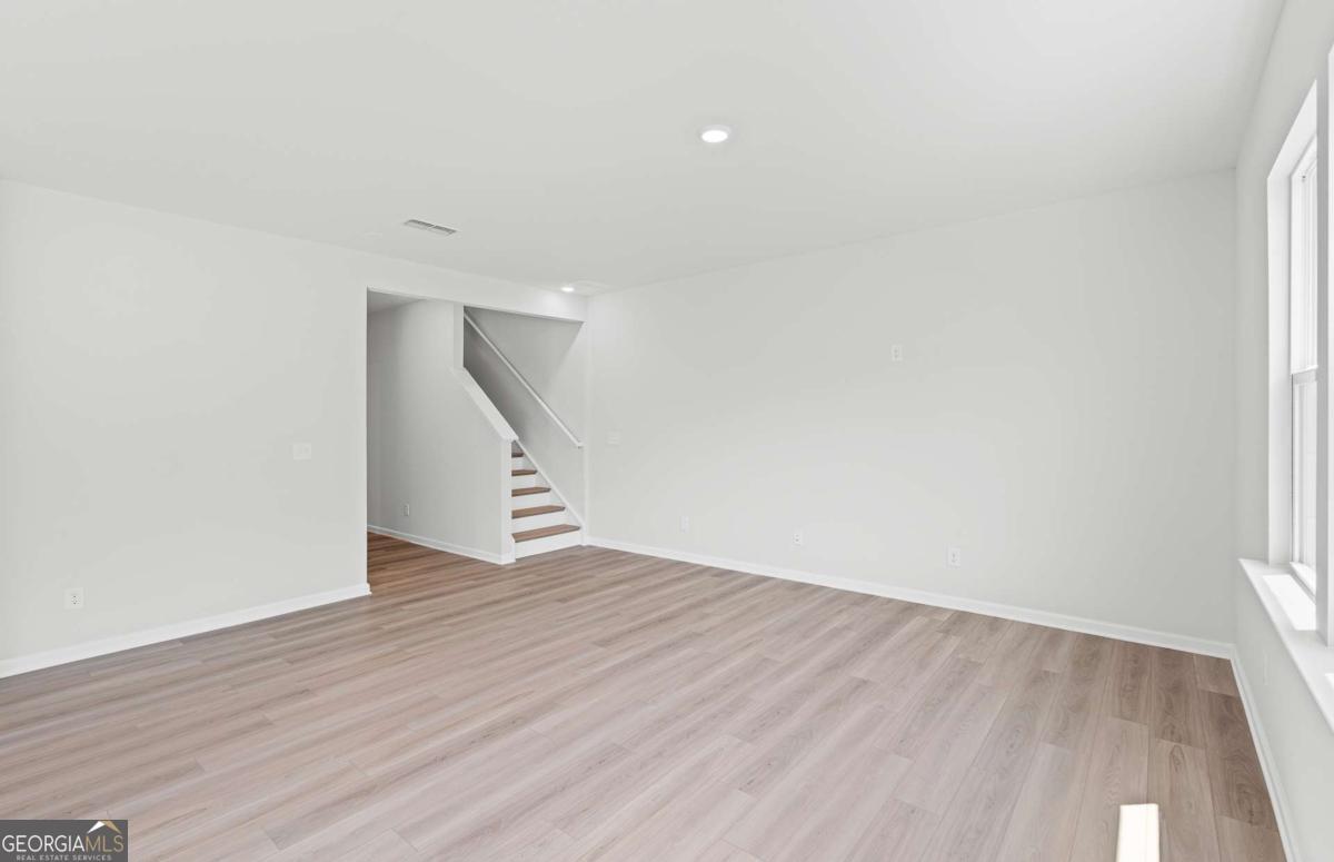 2918 Salinger Way Property Photo 4
