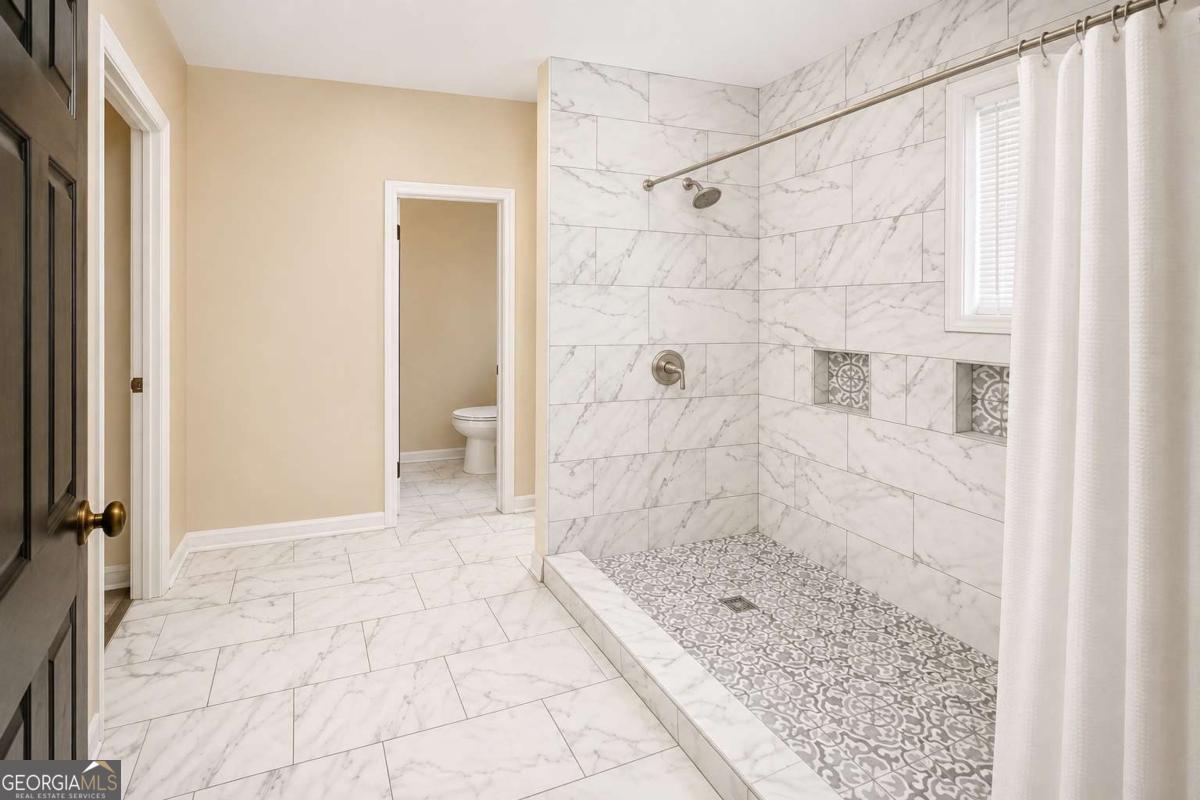 2315 Lake Royale Drive Property Photo 2