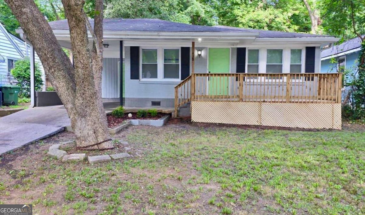 433 W Lake Avenue Nw Property Photo 1