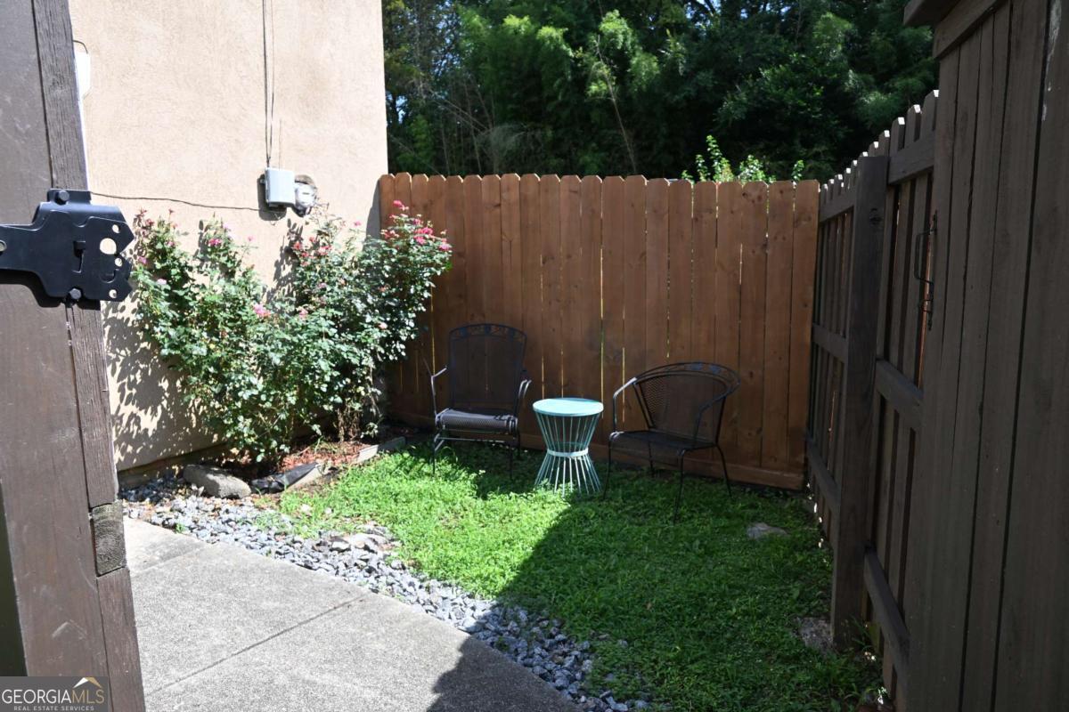 994 Overbrook Circle # 1 Property Photo 3