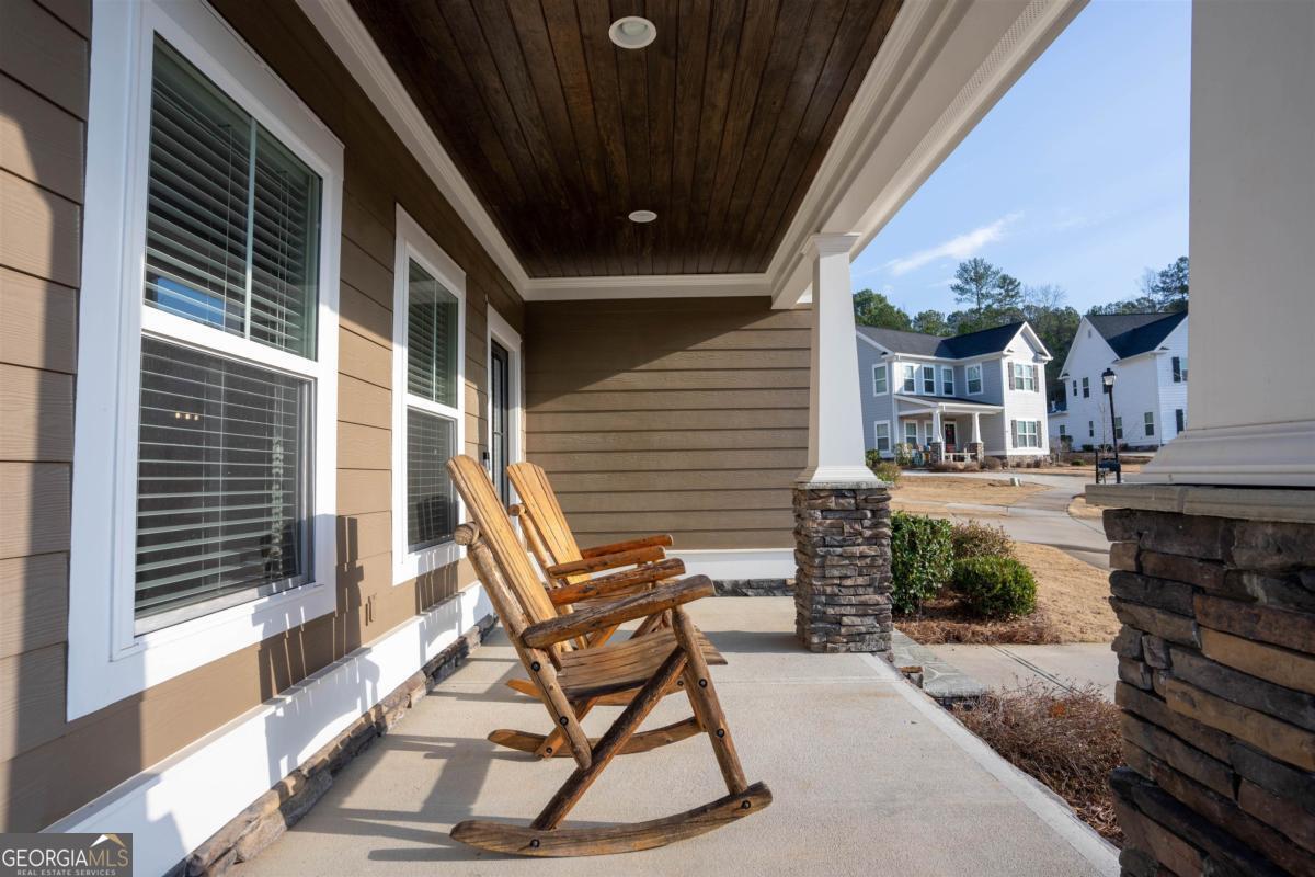 1231 Carriage Ridge Drive Property Photo 2
