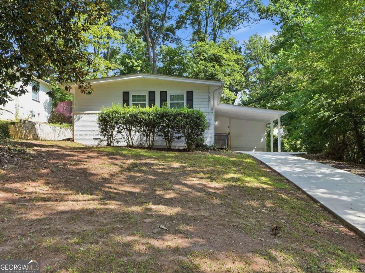 3024 Pasadena Drive Property Photo 1