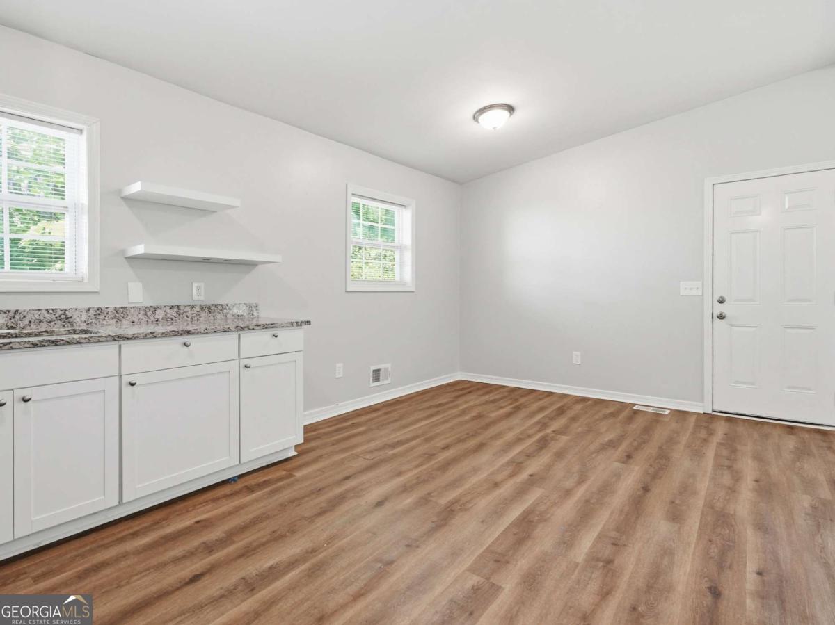 3024 Pasadena Drive Property Photo 8