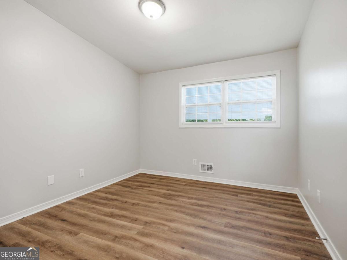 3024 Pasadena Drive Property Photo 9
