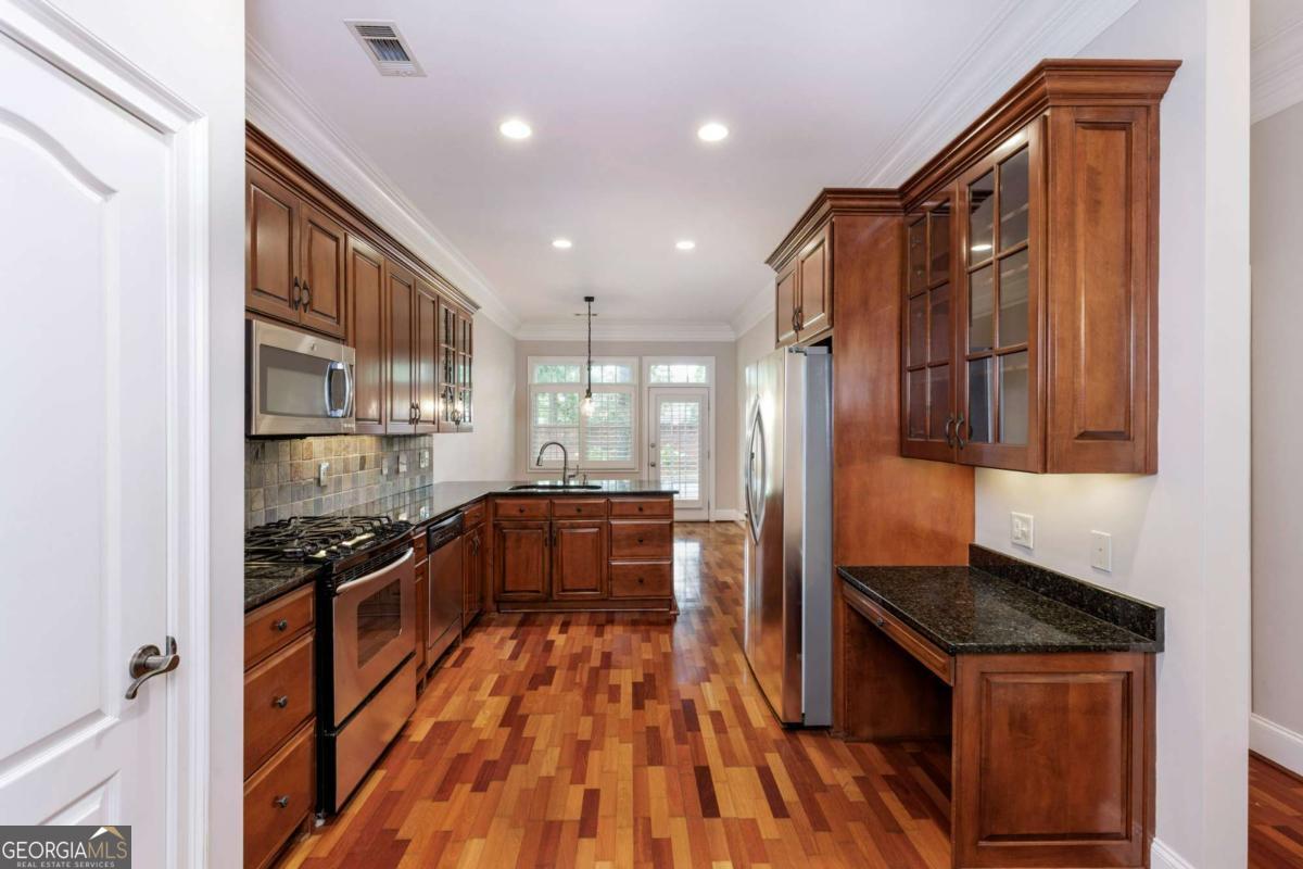 8720 Parker Place Property Photo 10