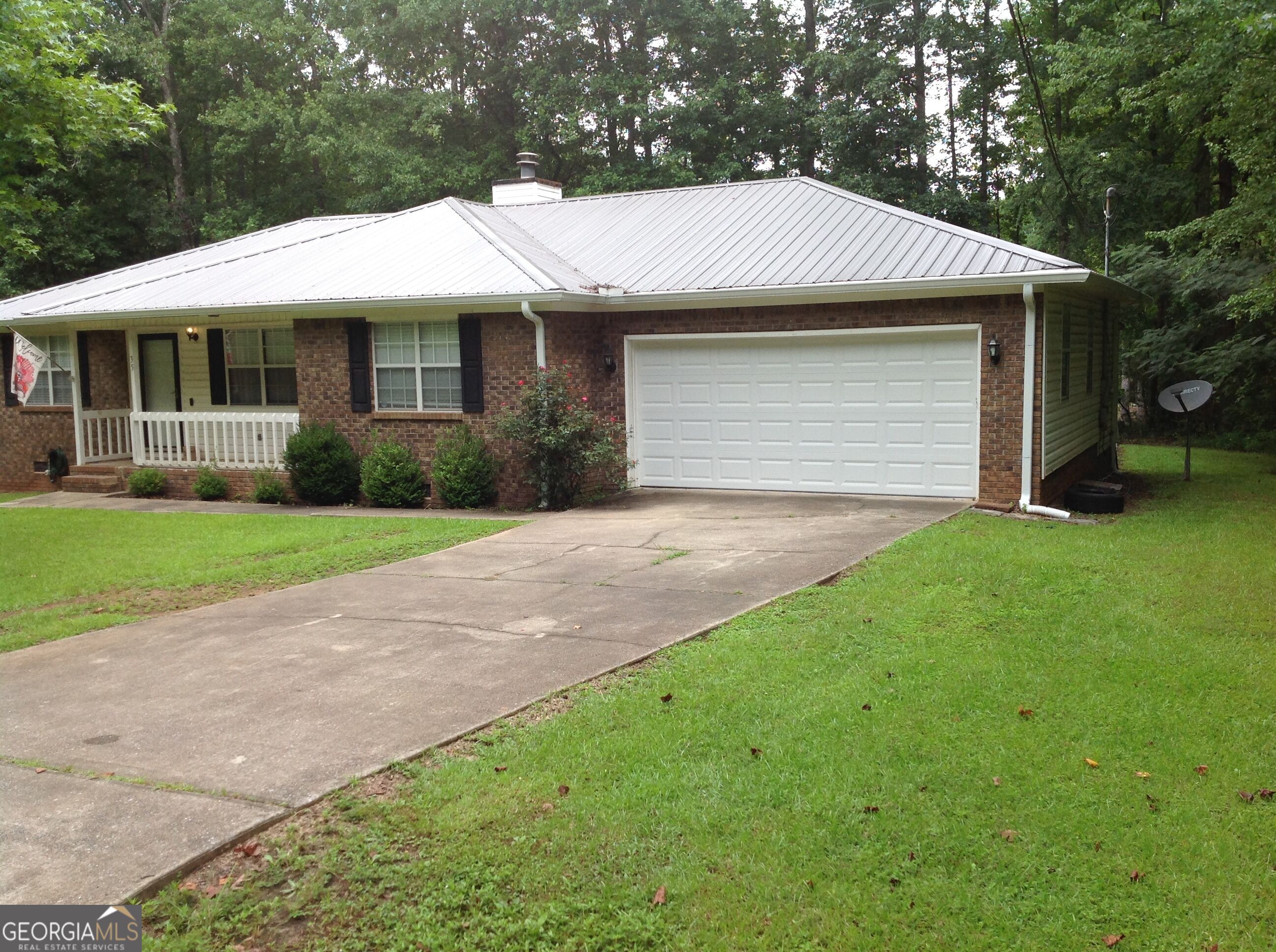 35 Woodland Dr Property Photo 3