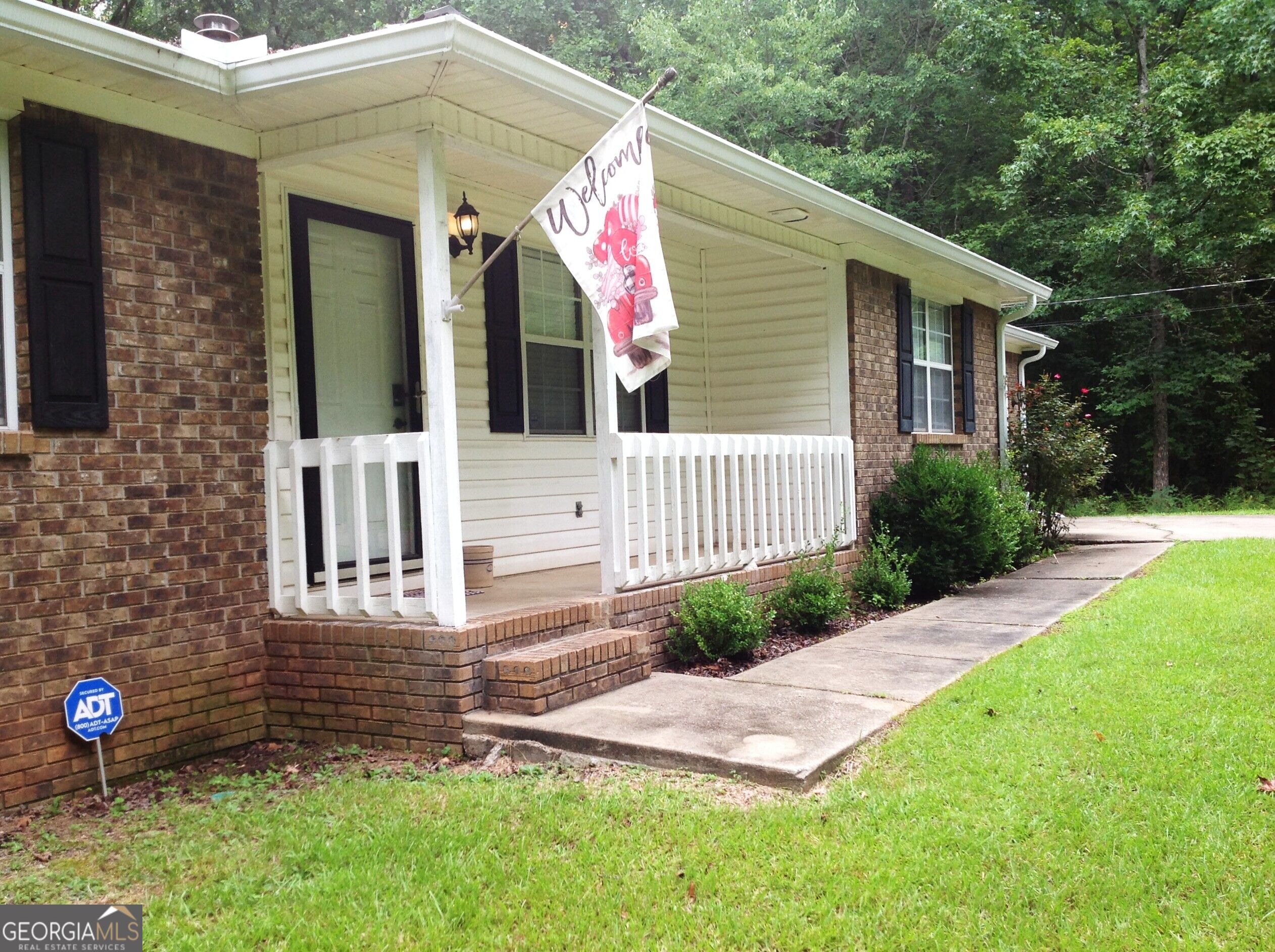 35 Woodland Dr Property Photo 4
