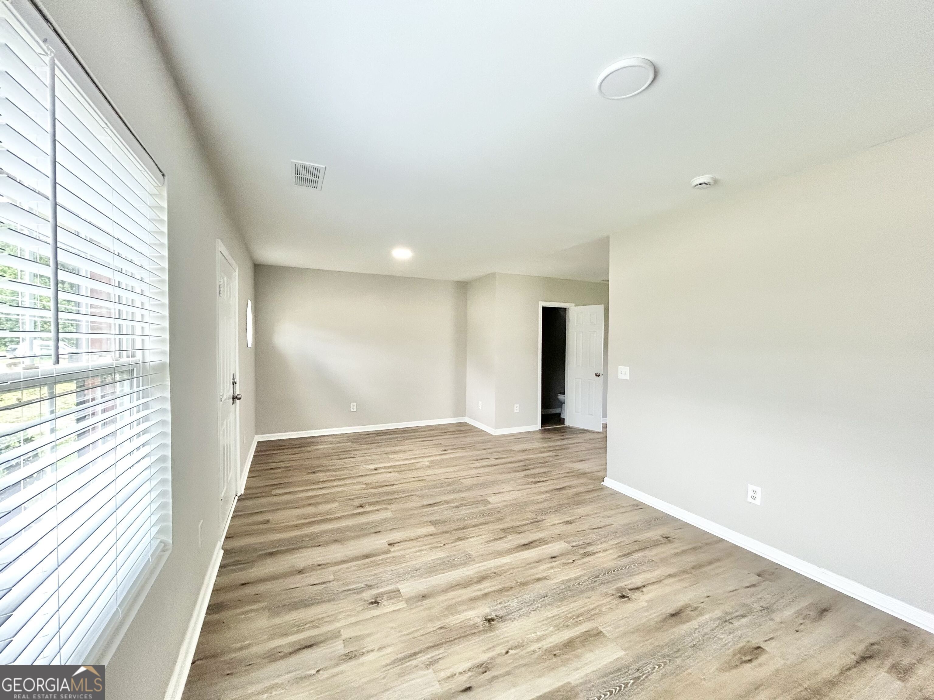 736 Wheel House Lane # B Property Photo 3