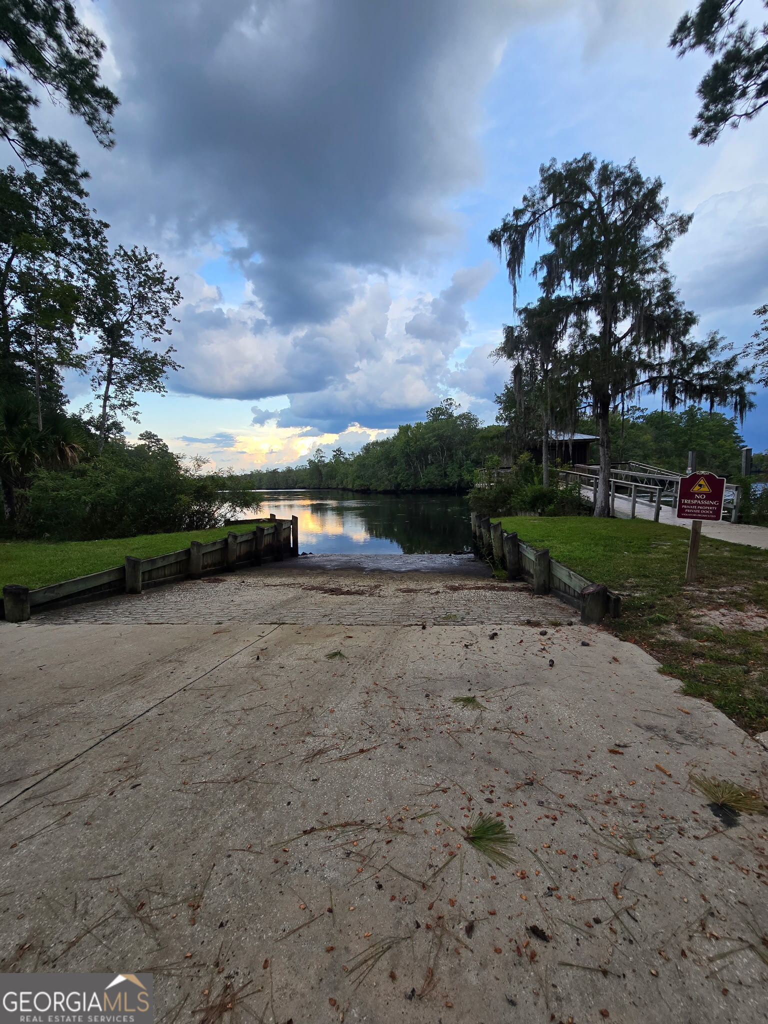 139 Breakwater Loop Property Photo 14