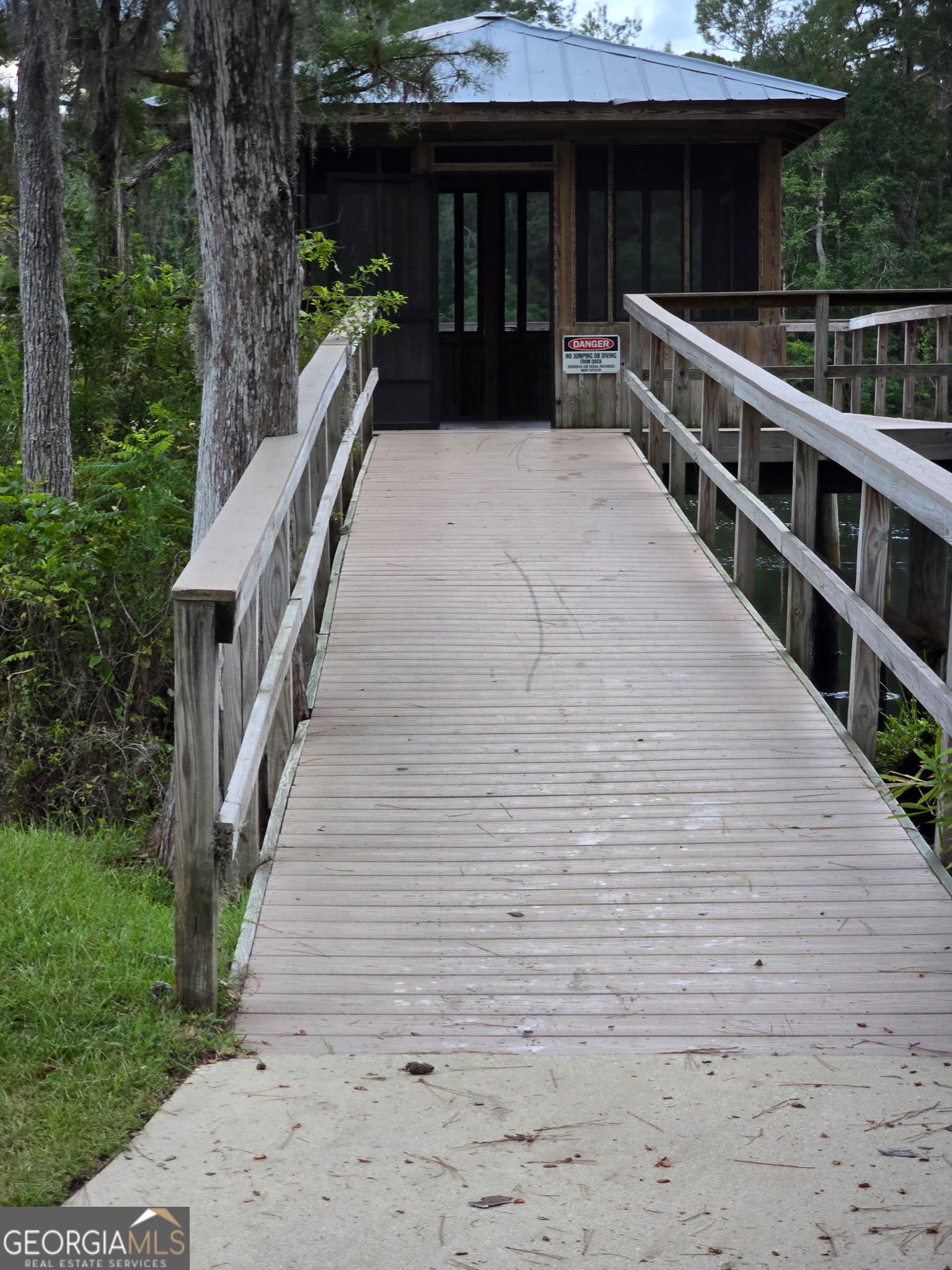 139 Breakwater Loop Property Photo 16