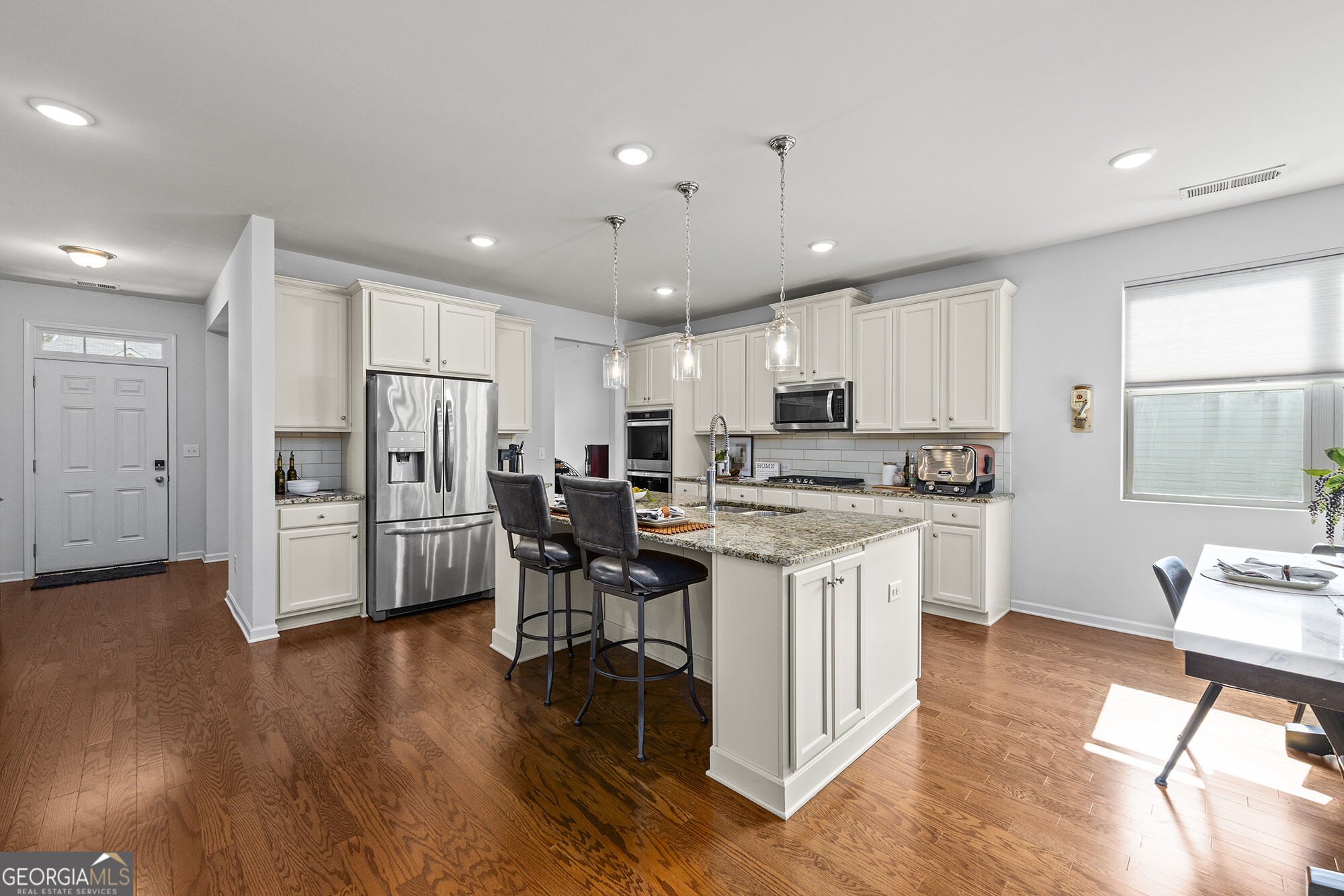 121 Rolling Hills Place Property Photo 2