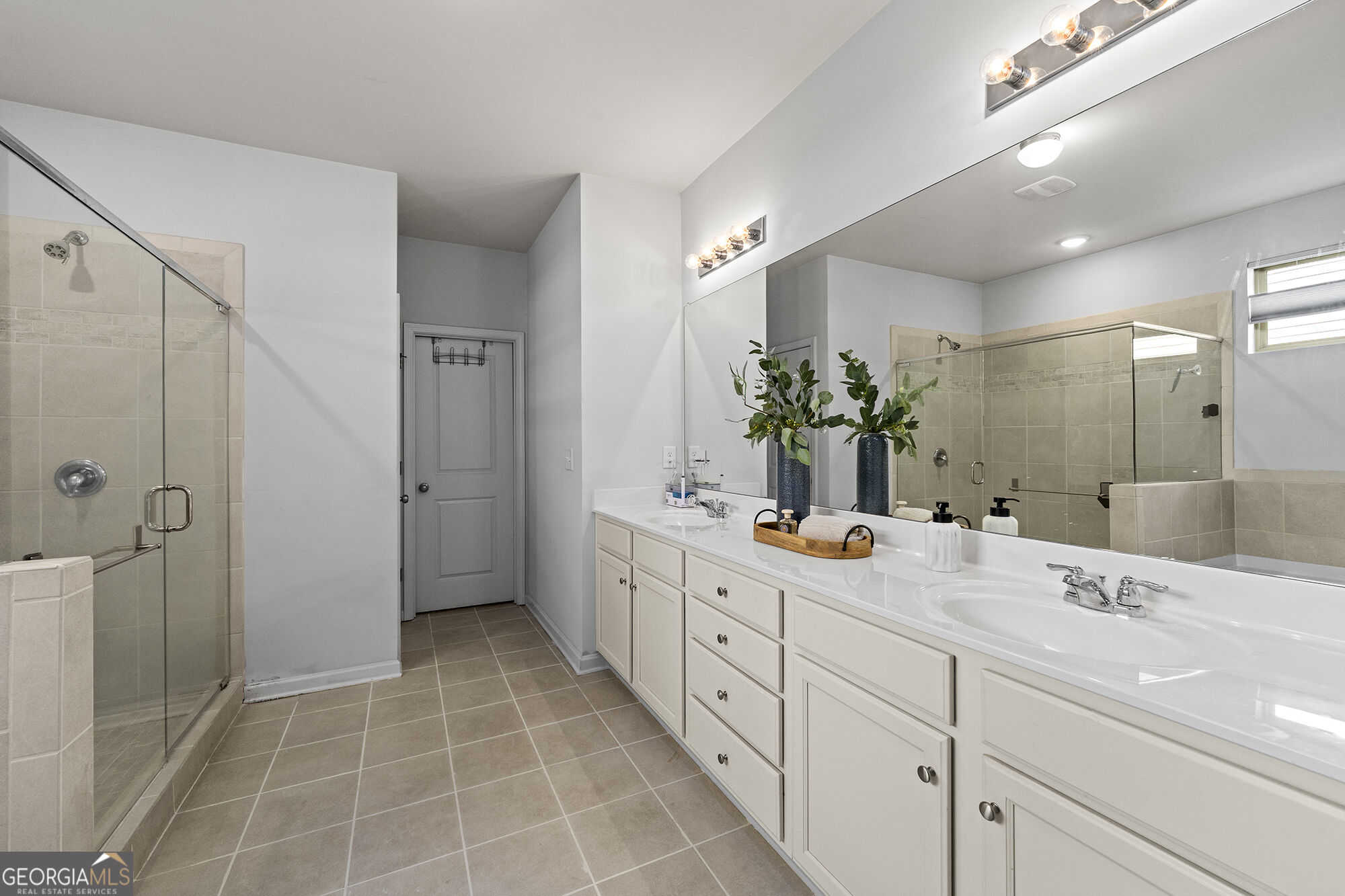 121 Rolling Hills Place Property Photo 3