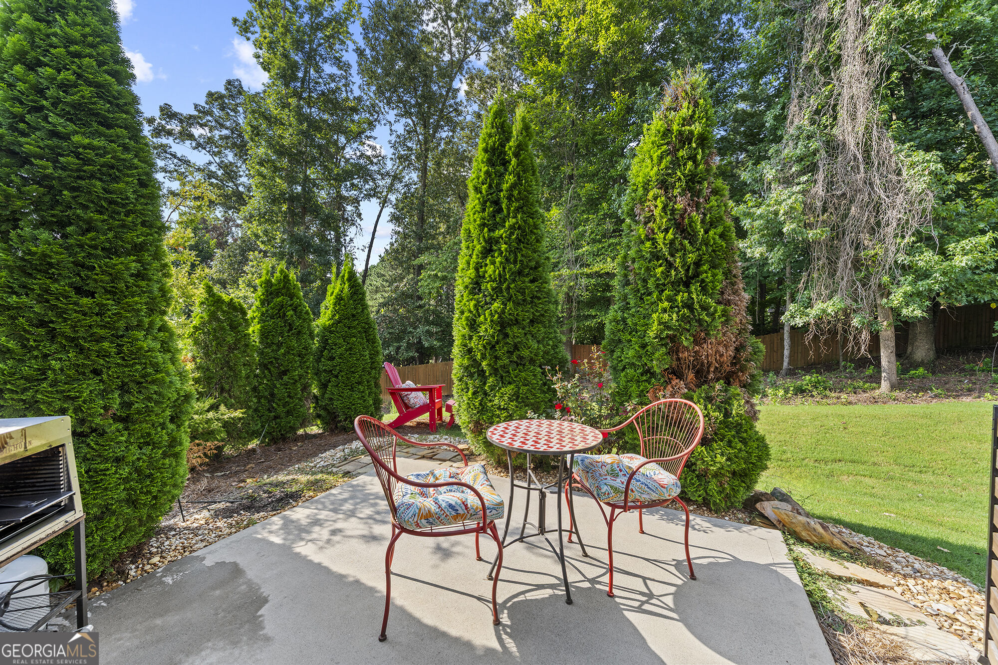 121 Rolling Hills Place Property Photo 4