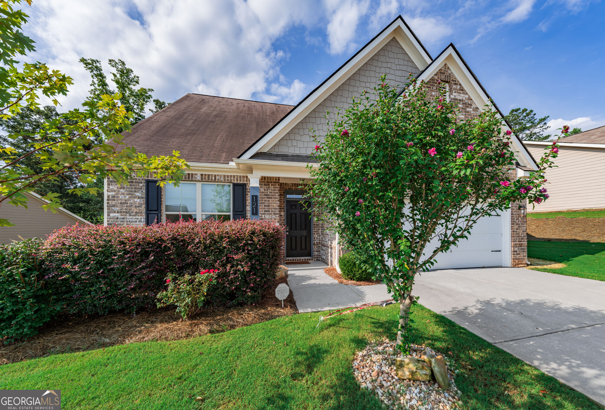 121 Rolling Hills Place Property Photo 6