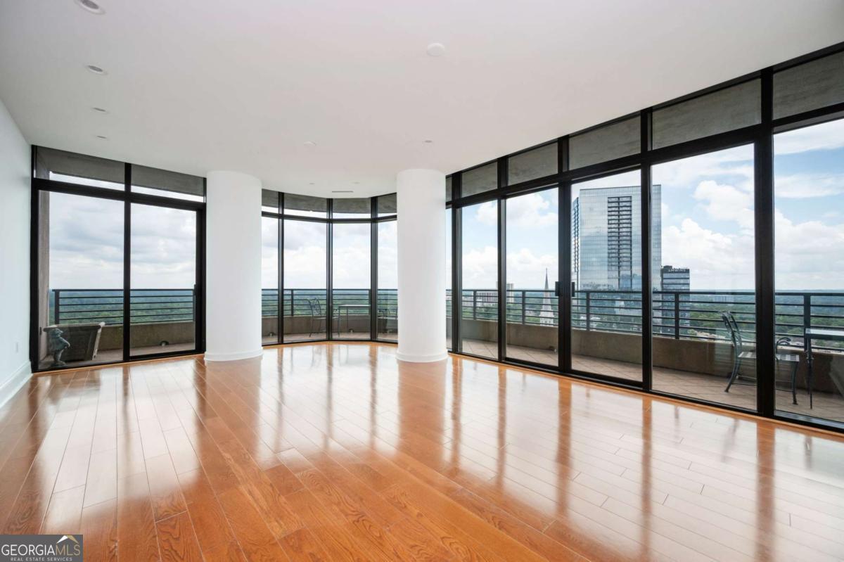 750 Park Avenue Ne # 21e Property Photo 1