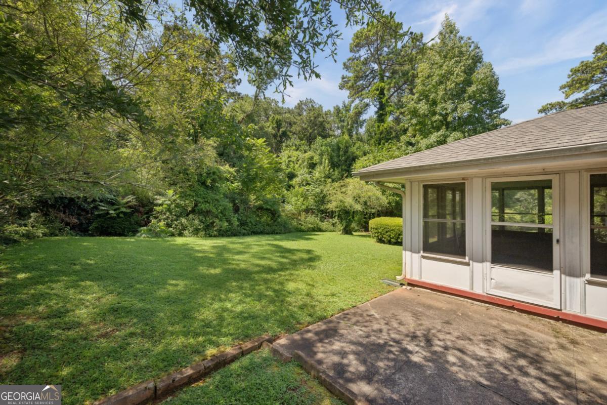 1923 Joseph Court Property Photo 3