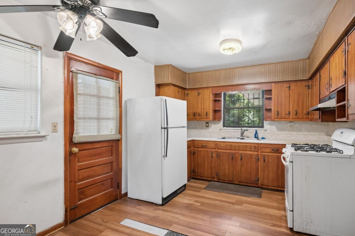1923 Joseph Court Property Photo 5