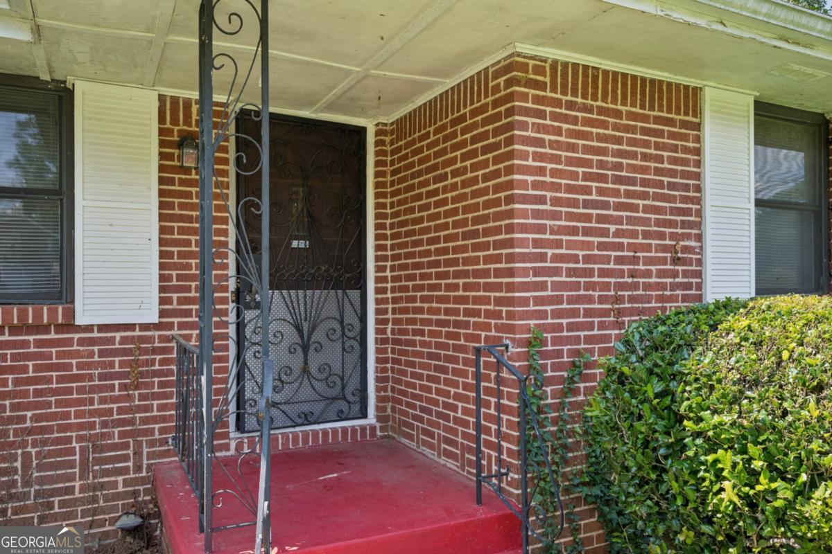 1923 Joseph Court Property Photo 6