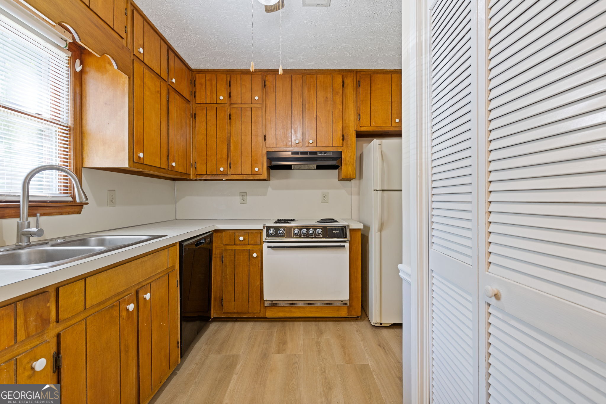 5278 Oakridge Drive Property Photo 6